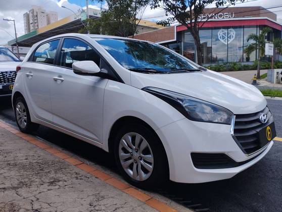 HYUNDAI HB20 1.0 COMFORT 12V FLEX 4P MANUAL HYUNDAI HB20 1.0 COMFORT 12V FLEX 4P MANUAL
